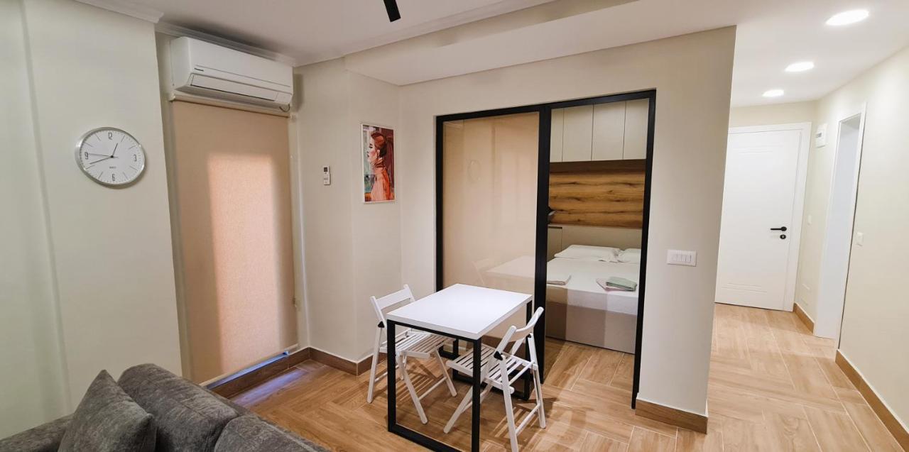 2V1 - Center Apartment 4 ティラナ エクステリア 写真