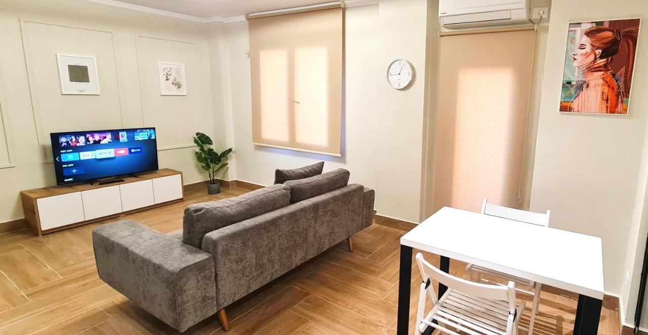 2V1 - Center Apartment 4 ティラナ エクステリア 写真
